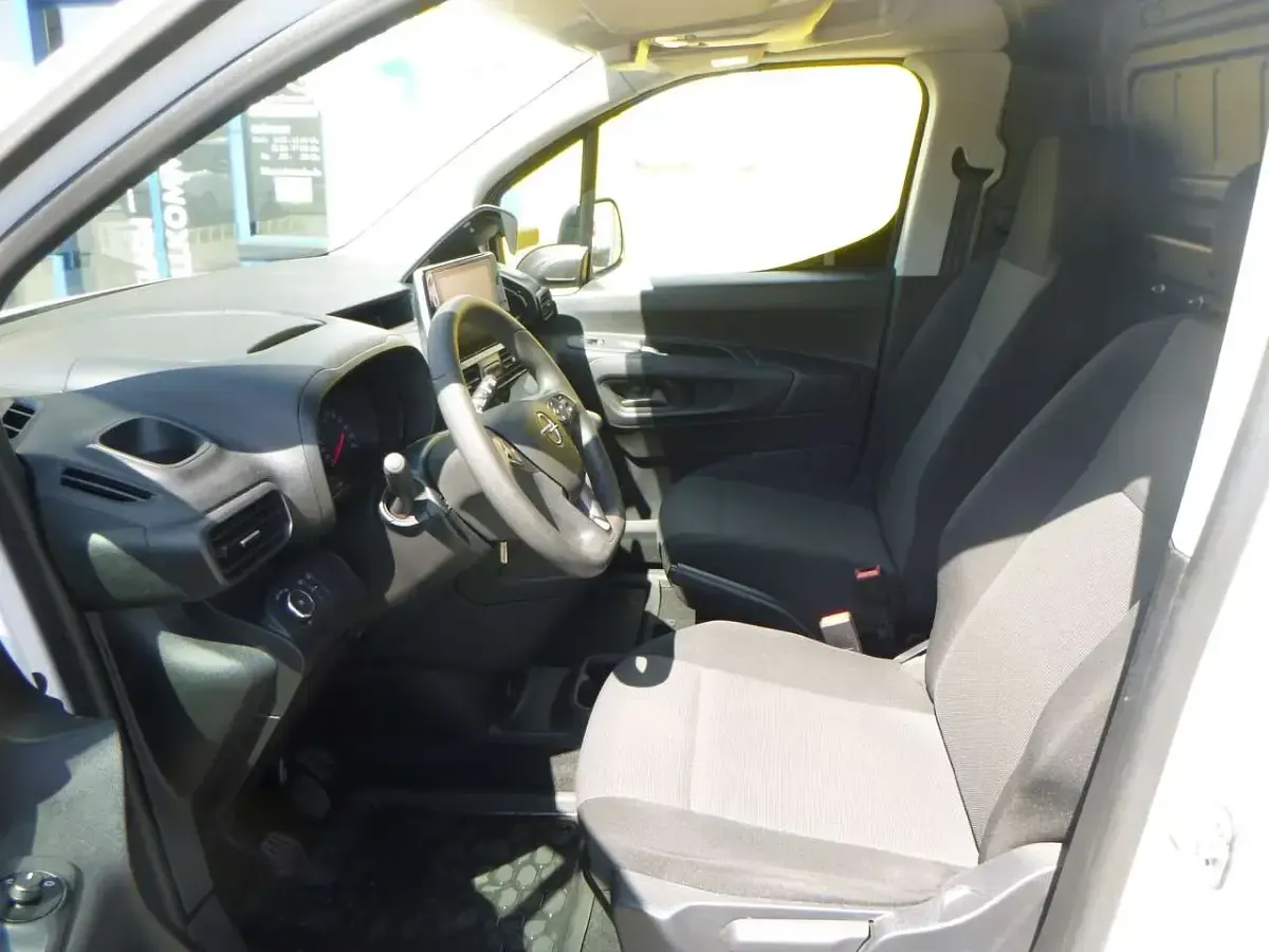 Gebraucht Opel Combo Edition 102 PS (75 kW) 2022 Weiss/kaolin Van / Kleinbus