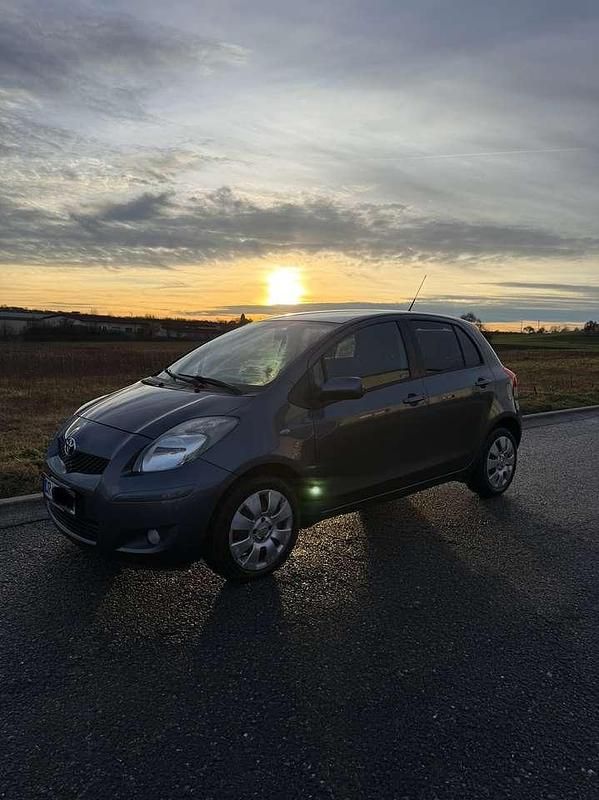 Gebraucht Toyota Yaris Executive 101 PS (74 kW) 2008 Kleinwagen