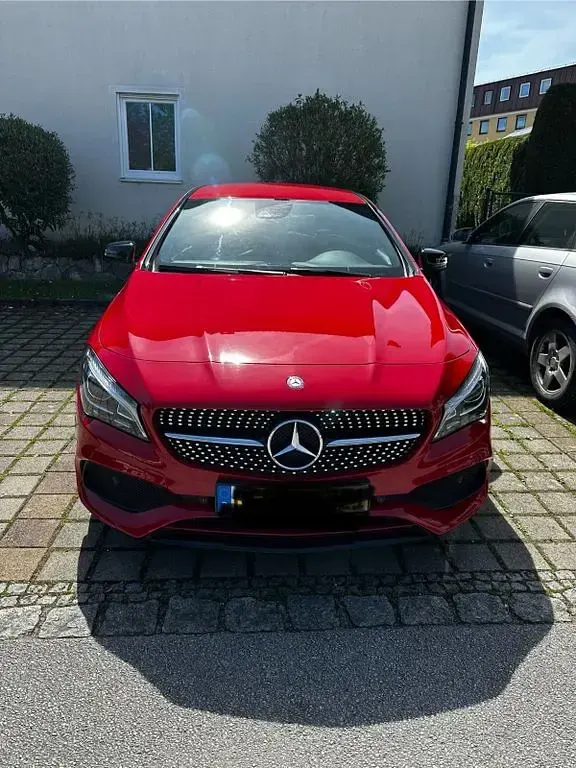 Gebraucht Mercedes CLA250e Shooting Brake 218 PS (160 kW) 2016 Rot Kombi