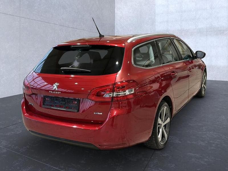 Gebraucht Peugeot 308 Allure 131 PS (96 kW) 2017 Ultimate rot (metallic) Kombi