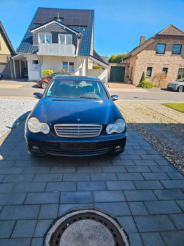 Gebraucht Mercedes C200 122 PS (89 kW) 2005 Blau Limousine