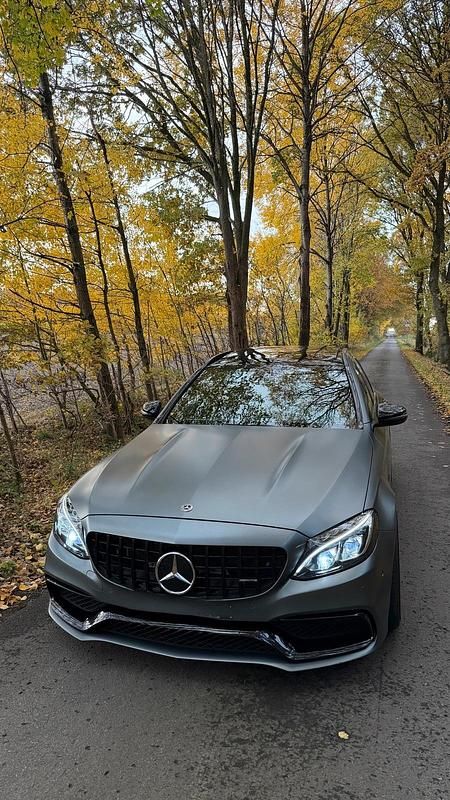 Grau Gebraucht 2018 Mercedes C63S AMG AMG Kombi | 47.800 € (Fairer Preis) - Bild 1/4