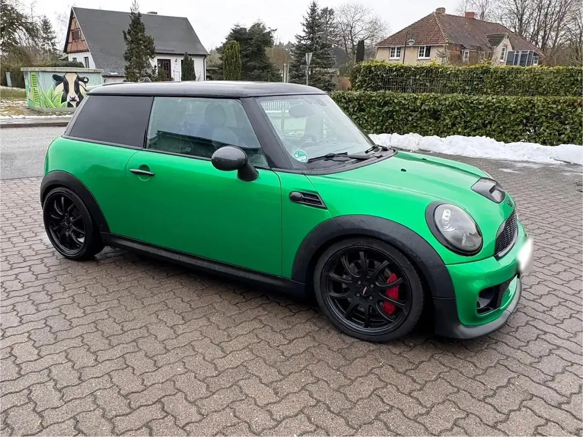 Gebraucht Mini John Cooper Works 175 PS (128 kW) 2009 Schwarz Kleinwagen