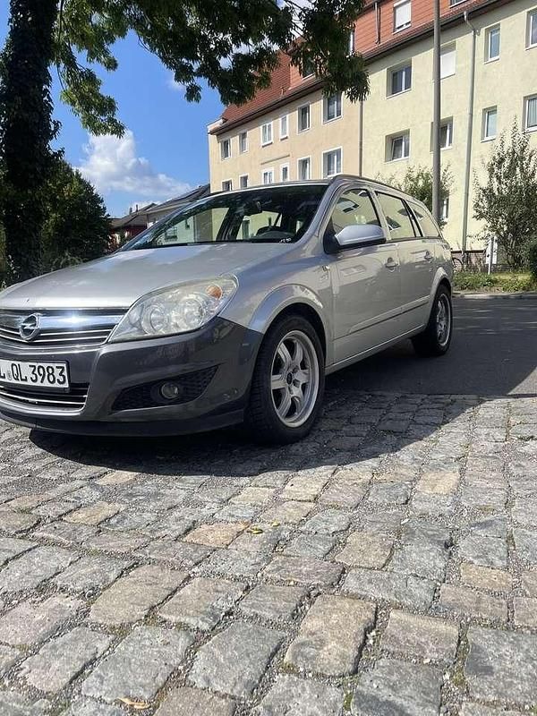 Gebraucht Opel Astra Sport 101 PS (74 kW) 2010 Kombi