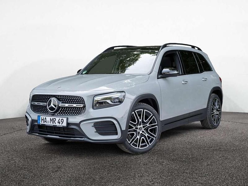 Grau metalliclack mountaingrau Gebraucht 2025 Mercedes GLB220 AMG SUV | 55.790 € (Teuer) - Bild 1/4