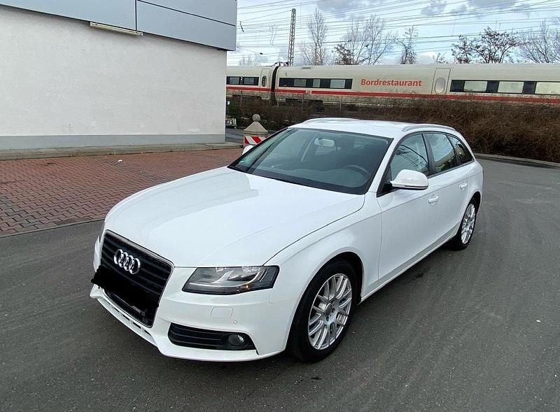 Gebraucht Audi A4 Attraction 160 PS (117 kW) 2008 Ibisweiß Kombi