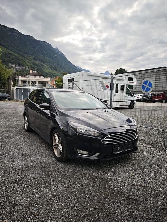 Schwarz Gebraucht 2015 Ford Focus Titanium Limousine | 4.900 € (Guter Preis) - Bild 1/4