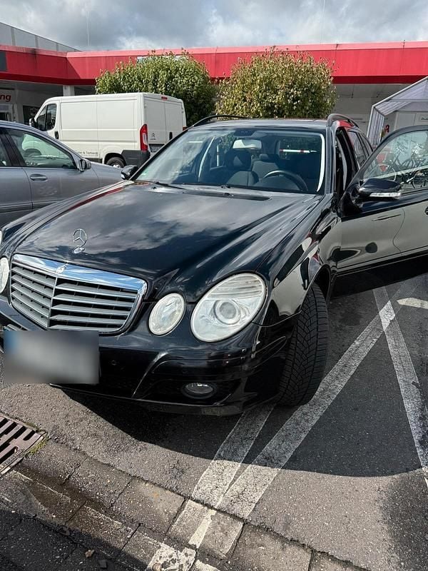 Schwarz Gebraucht 2008 Mercedes E200 Kombi | 5.500 € (Guter Preis) - Bild 1/4