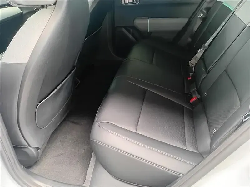 Neu Kia EV4 Earth 150 kW (204 PS) 2026 Grau Limousine