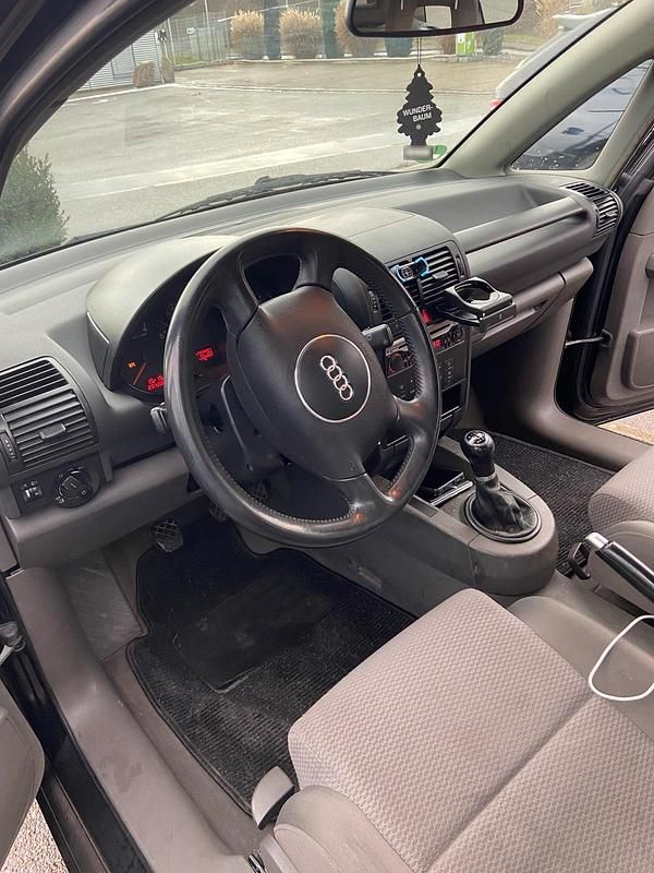 Gebraucht Audi A2 95 PS (69 kW) 2000 Schwarz Kleinwagen