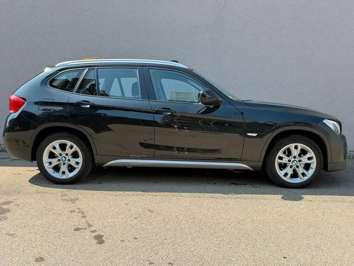 Gebraucht BMW X1 143 PS (105 kW) 2011 Schwarz SUV