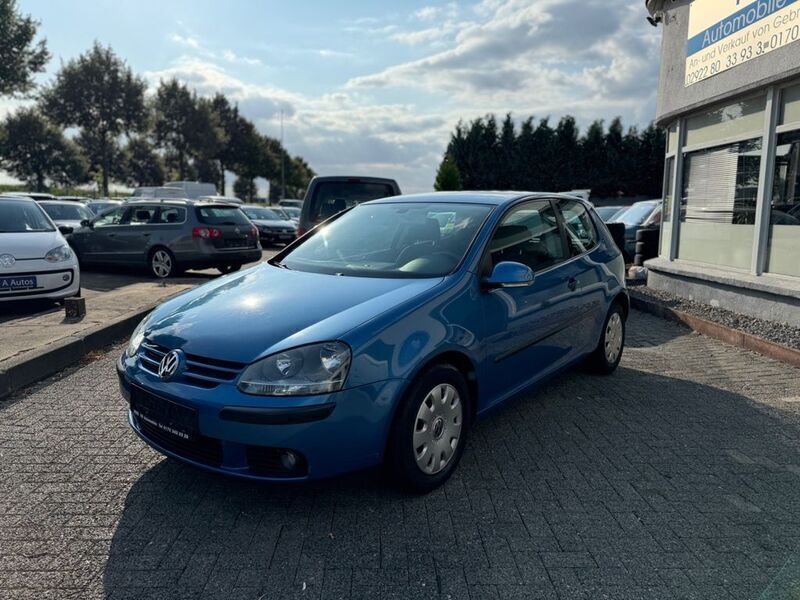 Coastalblue perleffekt Gebraucht 2004 VW Golf V Trendline Limousine | 1.700 € (Fairer Preis) - Bild 1/4