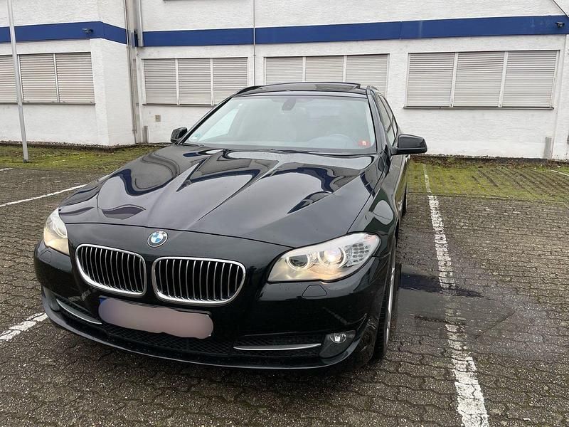 Gebraucht BMW 530 258 PS (189 kW) 2012 Schwarz Kombi