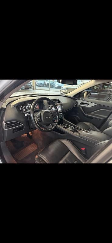 Gebraucht Jaguar F-Pace 180 PS (132 kW) 2016 SUV