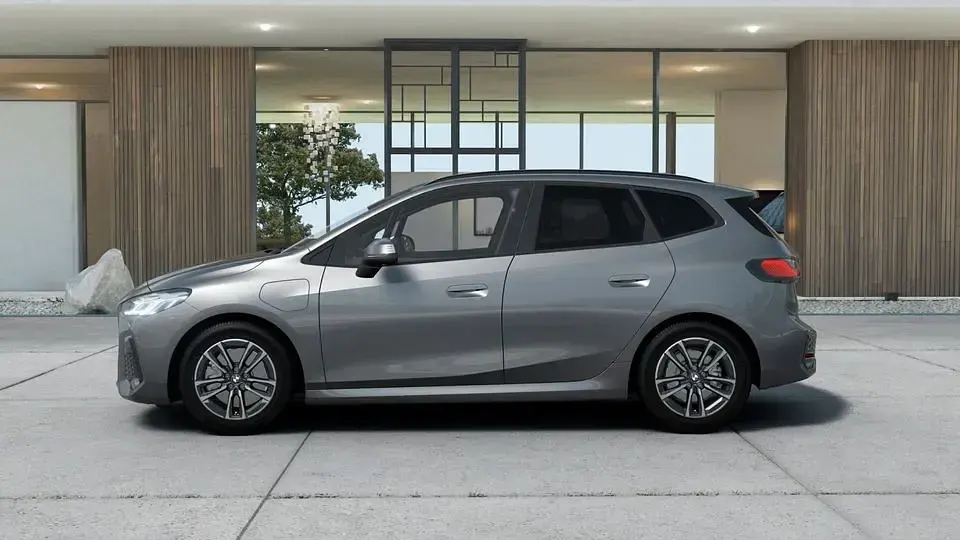 Neu BMW 225 Active Tourer Performance 245 PS (180 kW) 2026 Grau Van / Kleinbus