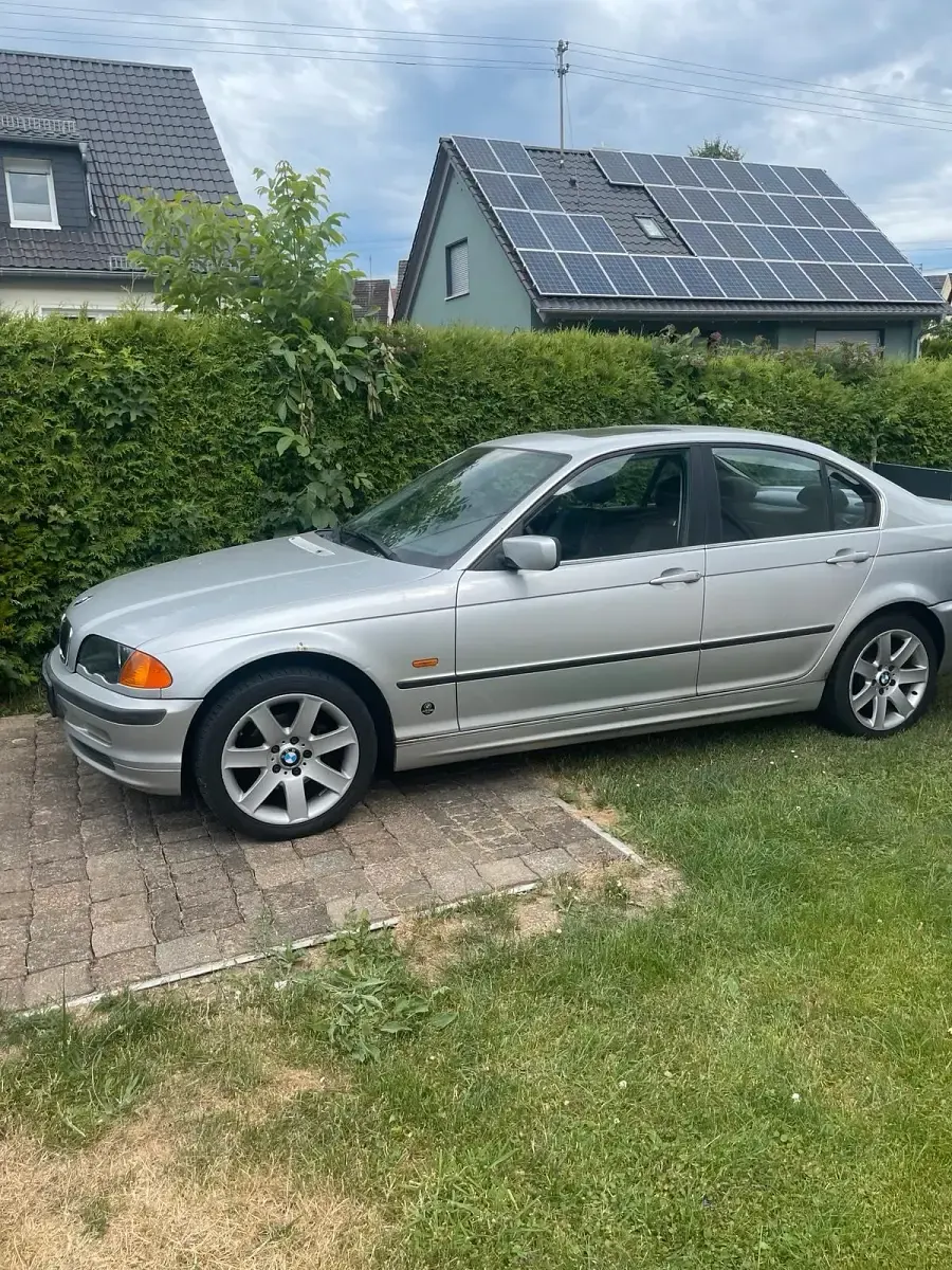 Gebraucht BMW 323 170 PS (125 kW) 1999 Silber Limousine