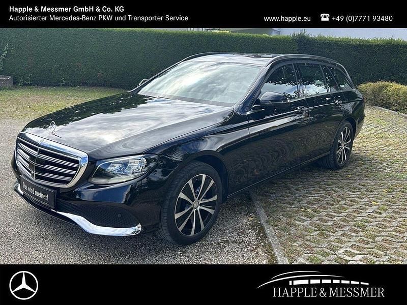 Schwarz Gebraucht 2017 Mercedes E220 Limousine | 24.890 € (Fairer Preis) - Bild 1/4
