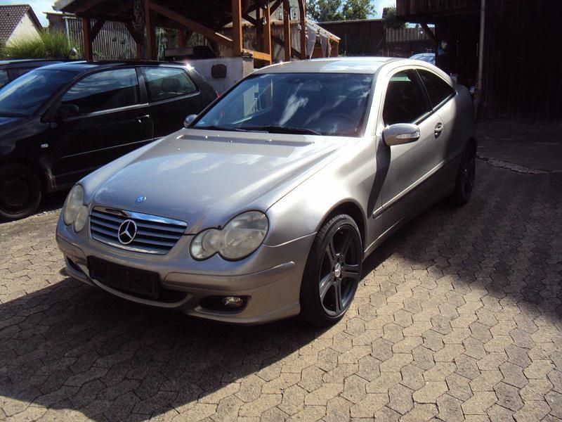 Gebraucht 2004 Mercedes C180 Coupé | 1.990 € (Fairer Preis) - Bild 1/4