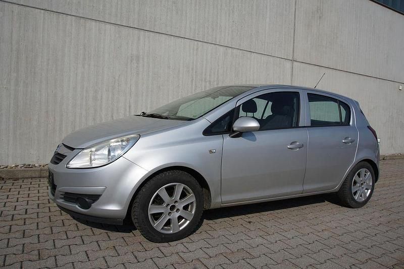 Gebraucht Opel Corsa 80 PS (58 kW) 2009 Starsilber iii m2 Kleinwagen