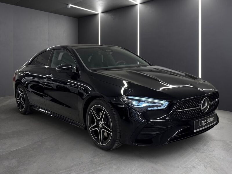 Gebraucht Mercedes CLA200 AMG line 163 PS (119 kW) 2024 Schwarz Coupé