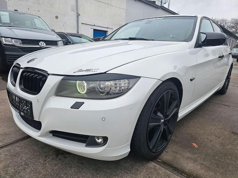 Weiß Gebraucht 2011 BMW 320 Efficient Dynamics Limousine | 6.100 € (Fairer Preis) - Bild 1/4