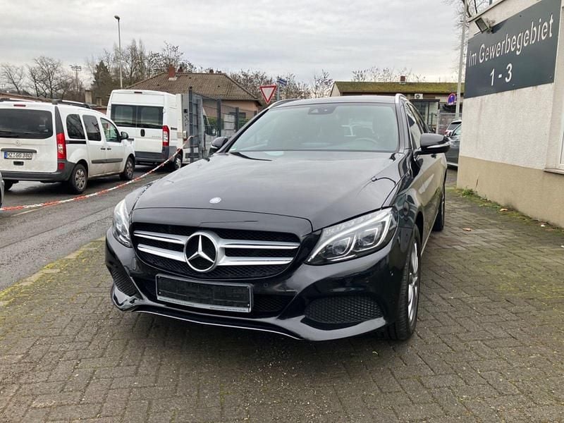 Gebraucht Mercedes C220 Avantgarde 170 PS (125 kW) 2016 Schwarz Kombi
