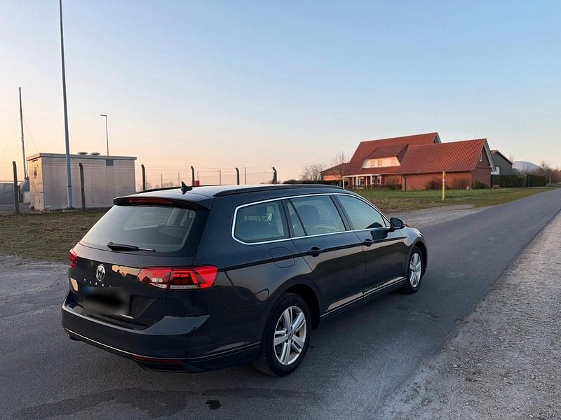Gebraucht VW Passat 150 PS (110 kW) 2019 Grau Kombi