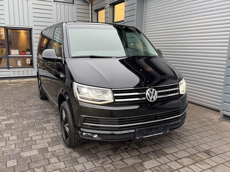 Gebraucht VW Multivan Highline 204 PS (150 kW) 2017 Deep black perlefekt Van