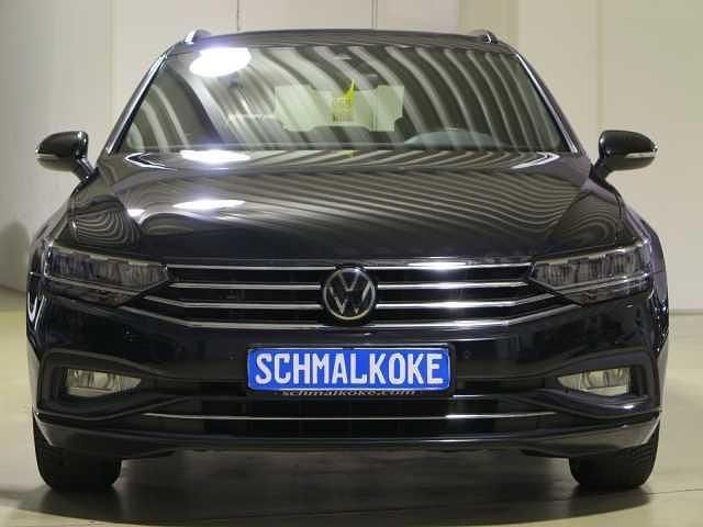 Deep black pearlescent (metallic) Gebraucht 2022 VW Passat Business Kombi | 26.950 € (Guter Preis) - Bild 1/4