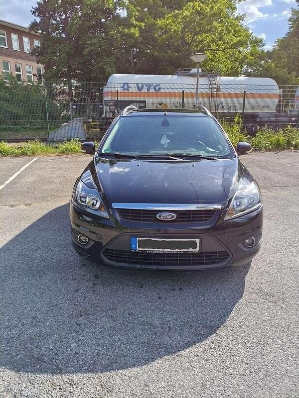 Schwarz Gebraucht 2009 Ford Focus Kombi | 900 € (Superpreis) - Bild 1/4
