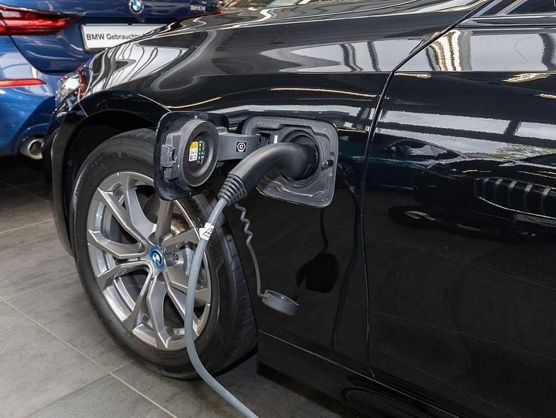 Gebraucht BMW 320 Shadowline 163 PS (119 kW) 2022 Schwarz Kombi