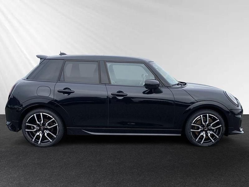 Gebraucht Mini Cooper 156 PS (114 kW) 2024 Midnight black ii Kleinwagen