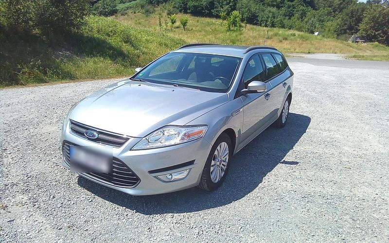 Grau Gebraucht 2013 Ford Mondeo Kombi | 5.200 € (Etwas zu teuer) - Bild 1/4