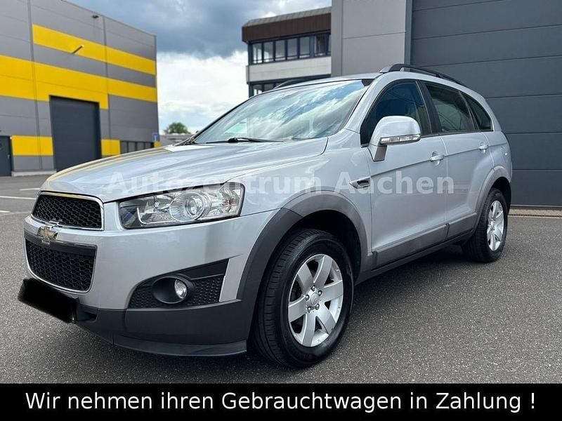 Silber Gebraucht 2013 Chevrolet Captiva LT SUV | 3.999 € (Superpreis) - Bild 1/4