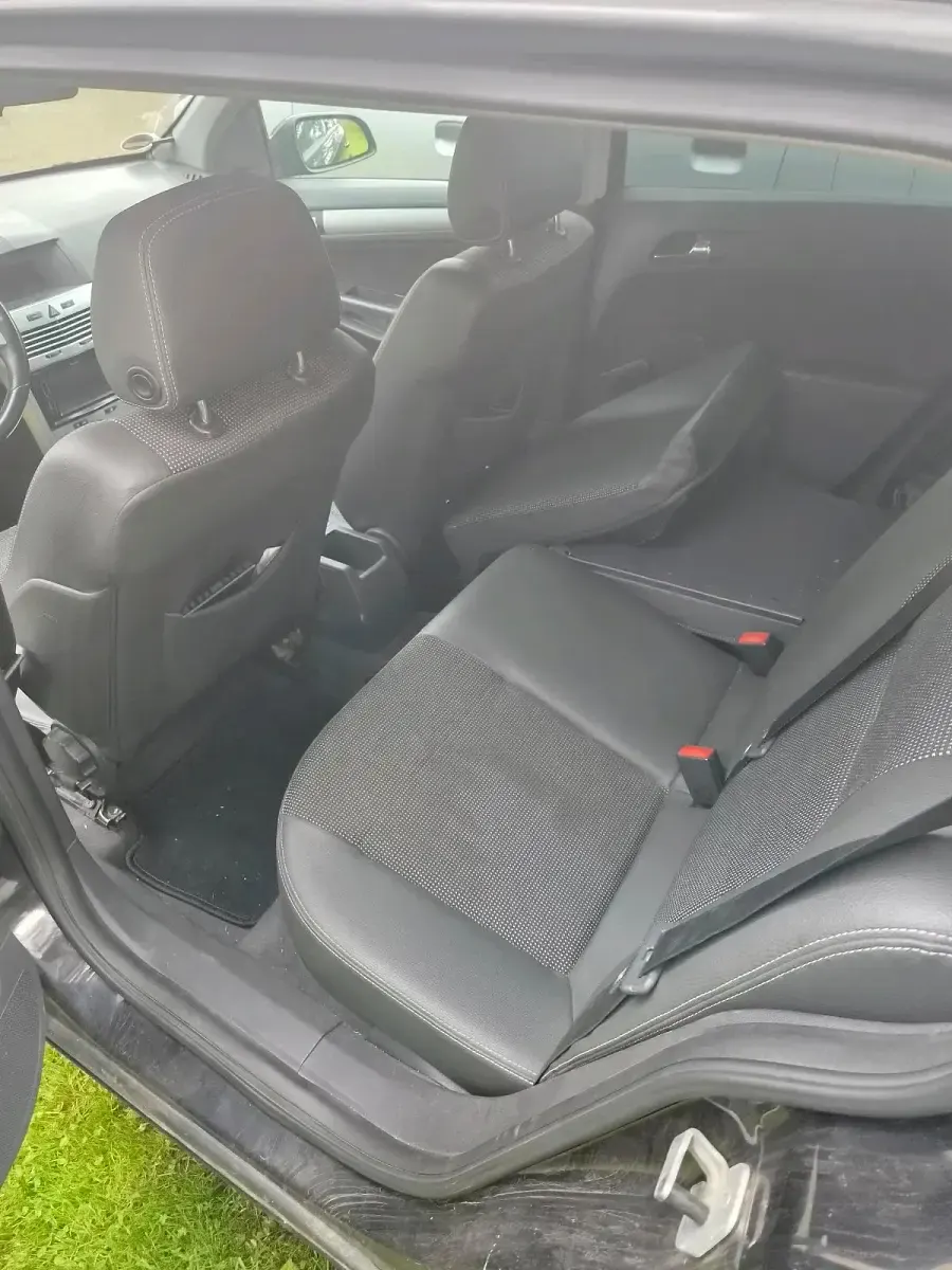 Gebraucht Opel Astra 200 PS (147 kW) 2004 Schwarz Kombi