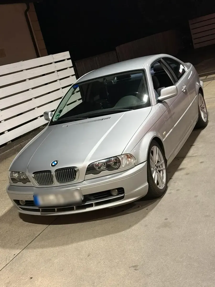 Gebraucht BMW 320 150 PS (110 kW) 2026 Silber Coupé