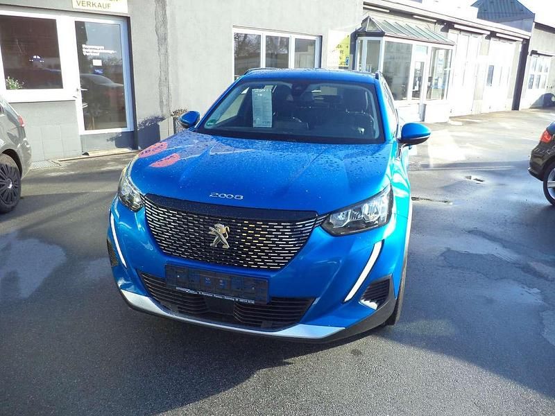 Gebraucht Peugeot 2008 Allure 101 PS (74 kW) 2020 Blau metallic dreisch perlmutt SUV