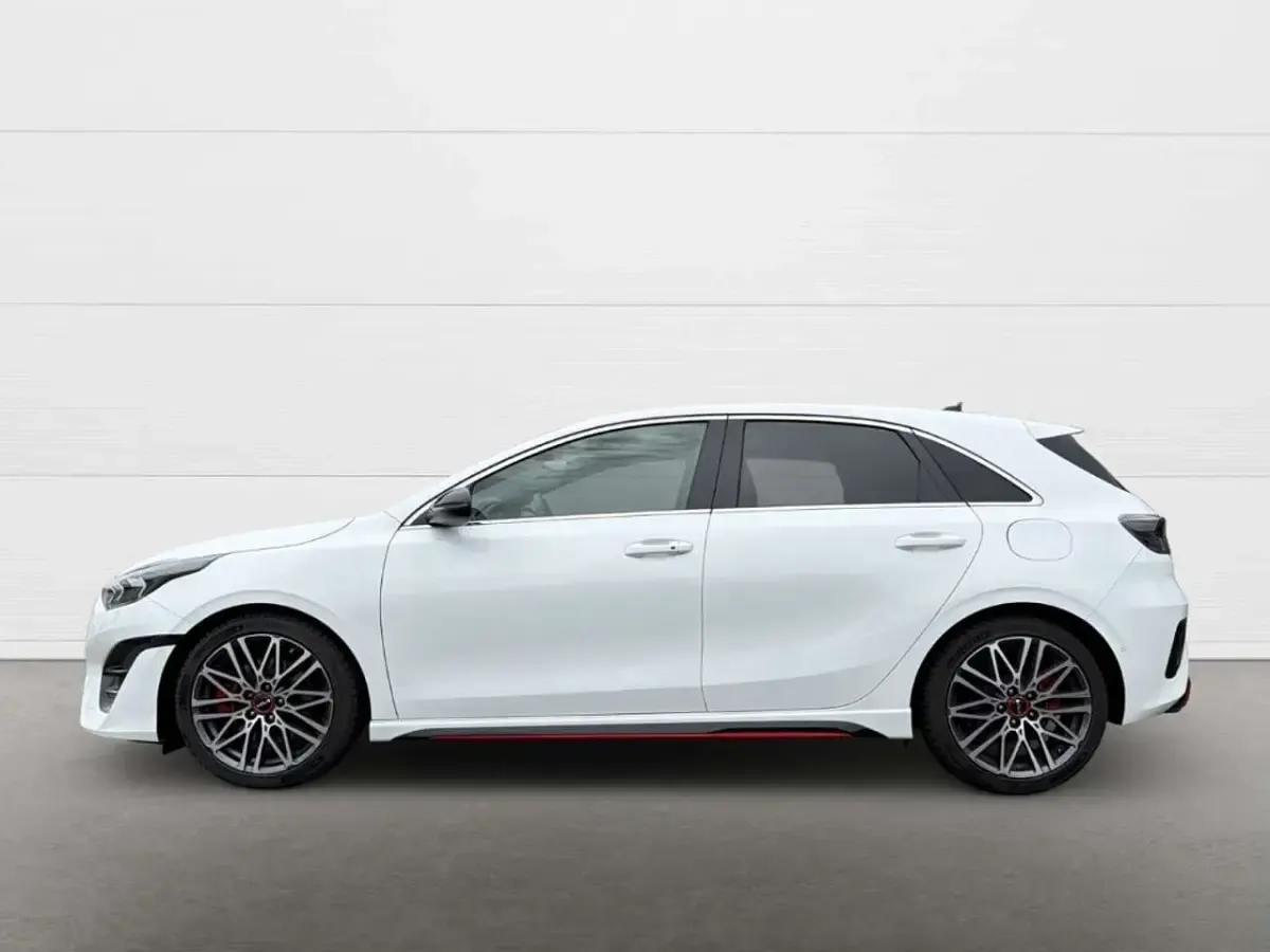 Gebraucht Kia Ceed GT GT 204 PS (150 kW) 2023 (hw2) deluxeweiss met. Limousine