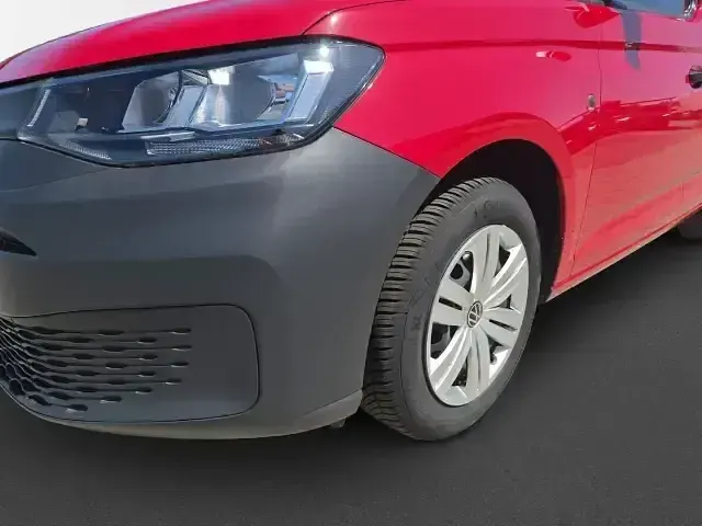 Gebraucht VW Caddy 75 PS (55 kW) 2022 Rot Van / Kleinbus