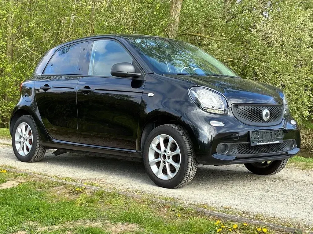 Second-hand Smart ForFour Basis 71 CP (52 kW) 2015 Negru Hatchback
