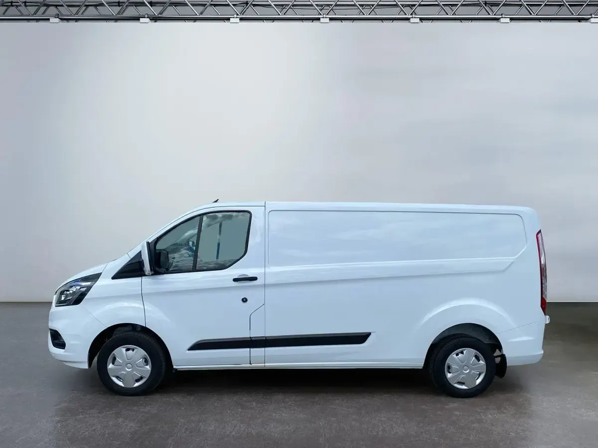 Gebraucht Ford 300 Trend 131 PS (96 kW) 2023 Weiß Van / Kleinbus