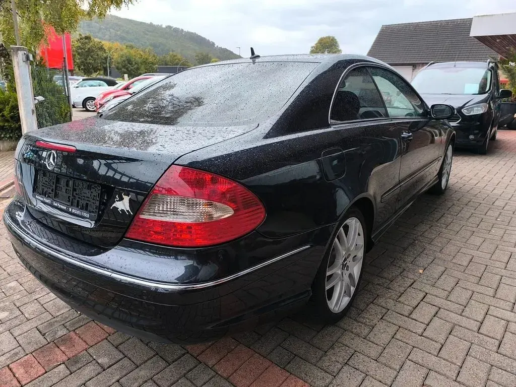 Gebraucht Mercedes CLK200 Avantgarde 184 PS (135 kW) 2009 Schwarz Coupé