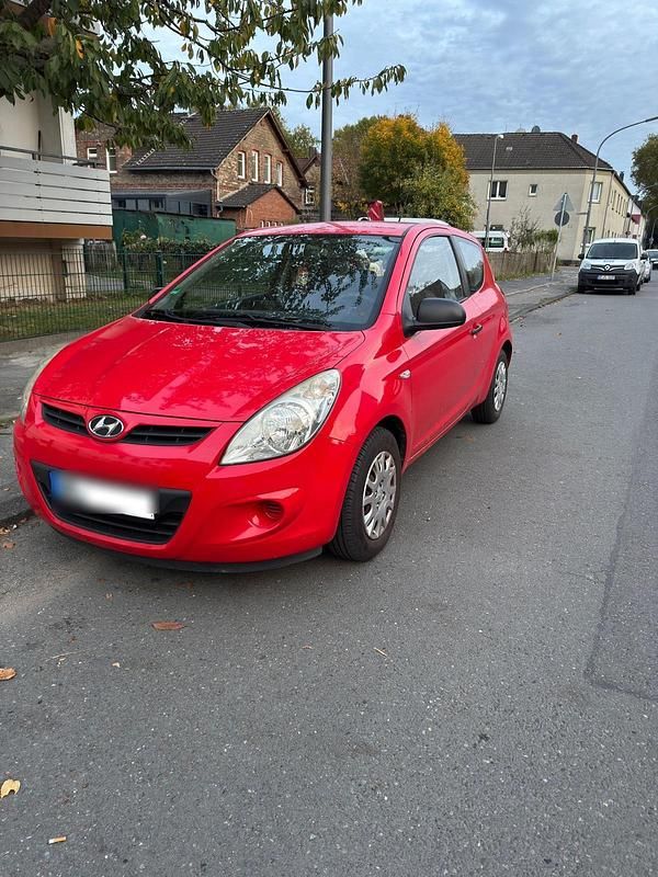 Rot Gebraucht 2010 Hyundai i20 Kleinwagen | 1.000 € (Guter Preis) - Bild 1/4