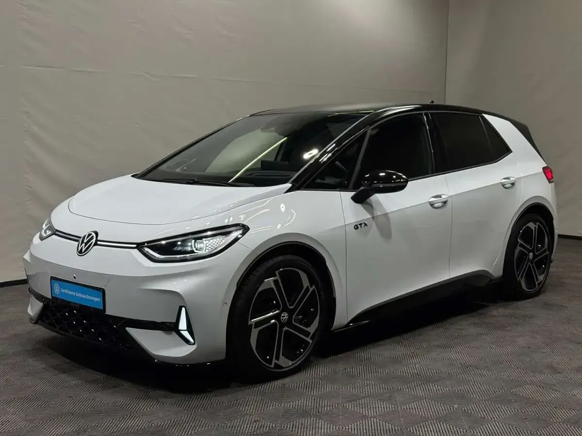 Gebraucht VW ID.3 GTX 239 kW (326 PS) 2025 Gletscherweiß metallic Kleinwagen