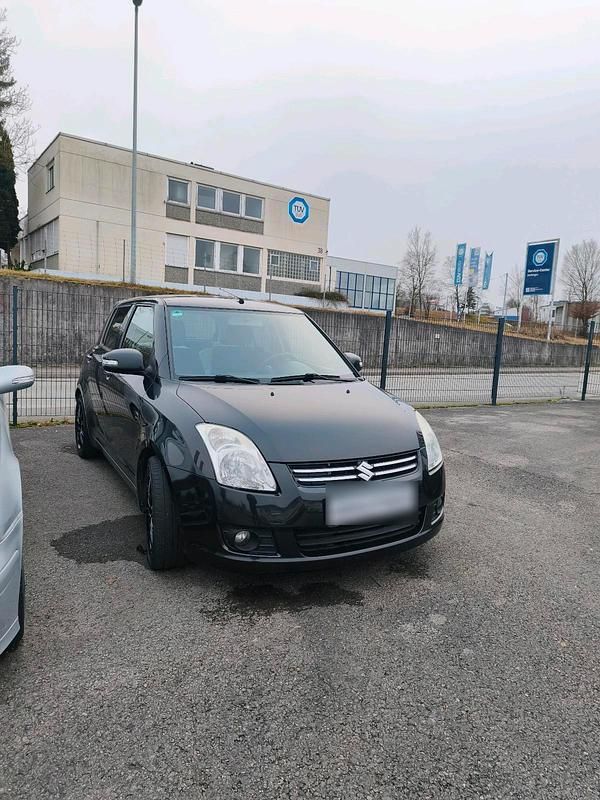 Schwarz Gebraucht 2010 Suzuki Swift Limousine | 3.000 € (Fairer Preis) - Bild 1/4