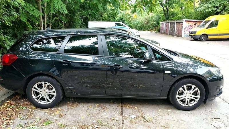 Gebraucht Opel Astra 136 PS (100 kW) 2014 Kombi