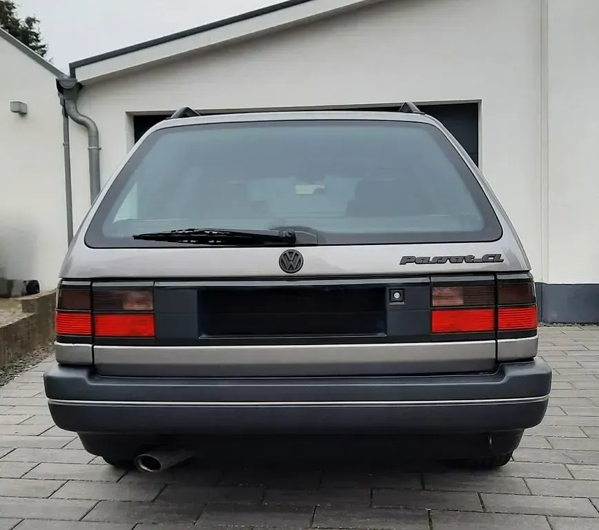 Gebraucht VW Passat 90 PS (66 kW) 1993 Grau Kombi