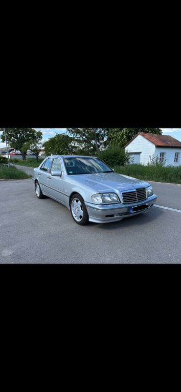 Silber Gebraucht 1997 Mercedes C240 Elegance Limousine | 7.200 € (Fairer Preis) - Bild 1/4