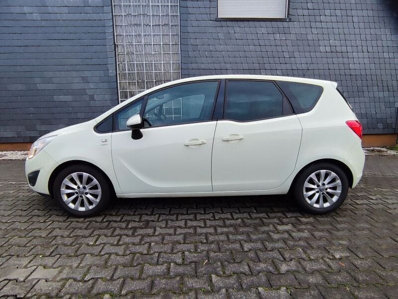 Gebraucht Opel Meriva Active 120 PS (88 kW) 2013 Weiß Van / Kleinbus