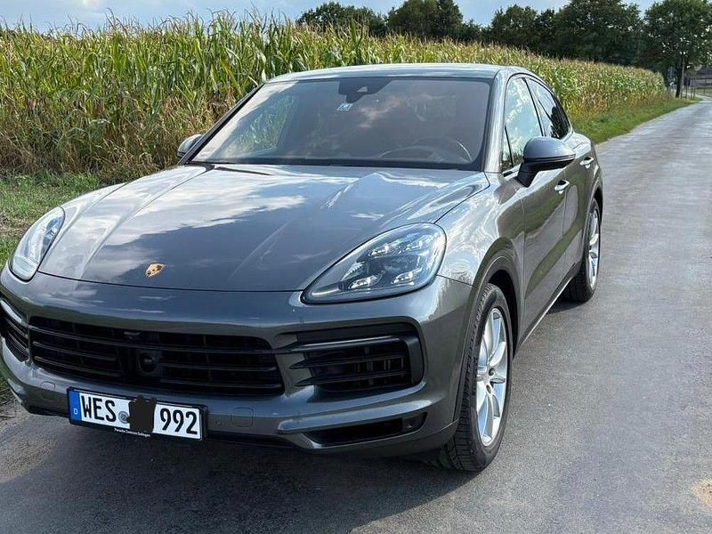 Grau Gebraucht 2021 Porsche Cayenne S SUV | 75.000 € (Etwas zu teuer) - Bild 1/4